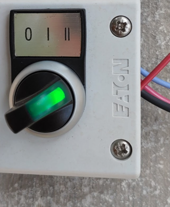 EE020 - IR Energy two-stage 24V weather-resistant control switch for NEMA-4 applications